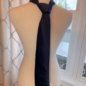 Nicole Miller 100% silk navy tie